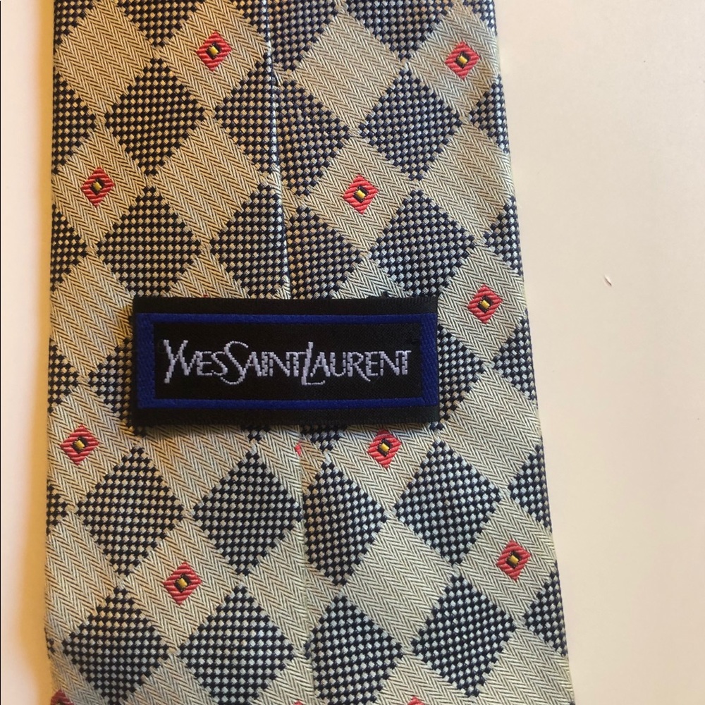 YSL Yves Saint Laurent Tie 100% Silk